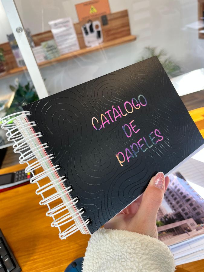 Catálogo con espiral de alambre
